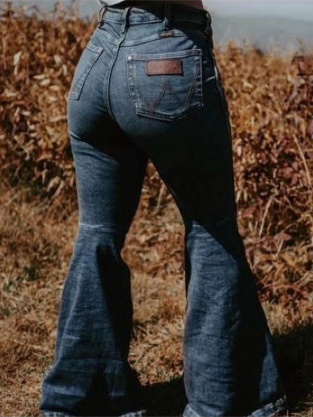 Classic High-Waist Flare Jeans in Dark Blue Wrangler Retro NWT 33x34